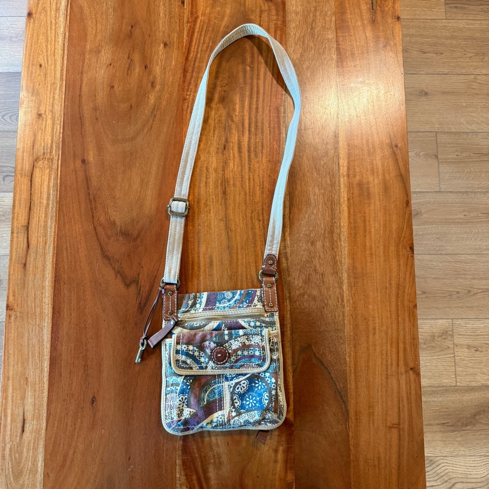 Fossil Modern Vintage Women's Boho Crossbody Bag.